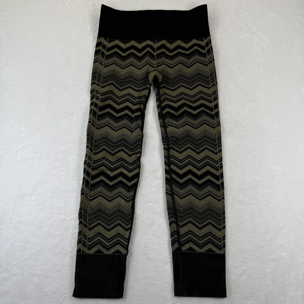 Lululemon Ebb To Street Tight 8 Black Olive Green‎ Zig Zag Chevron Seamless Crop